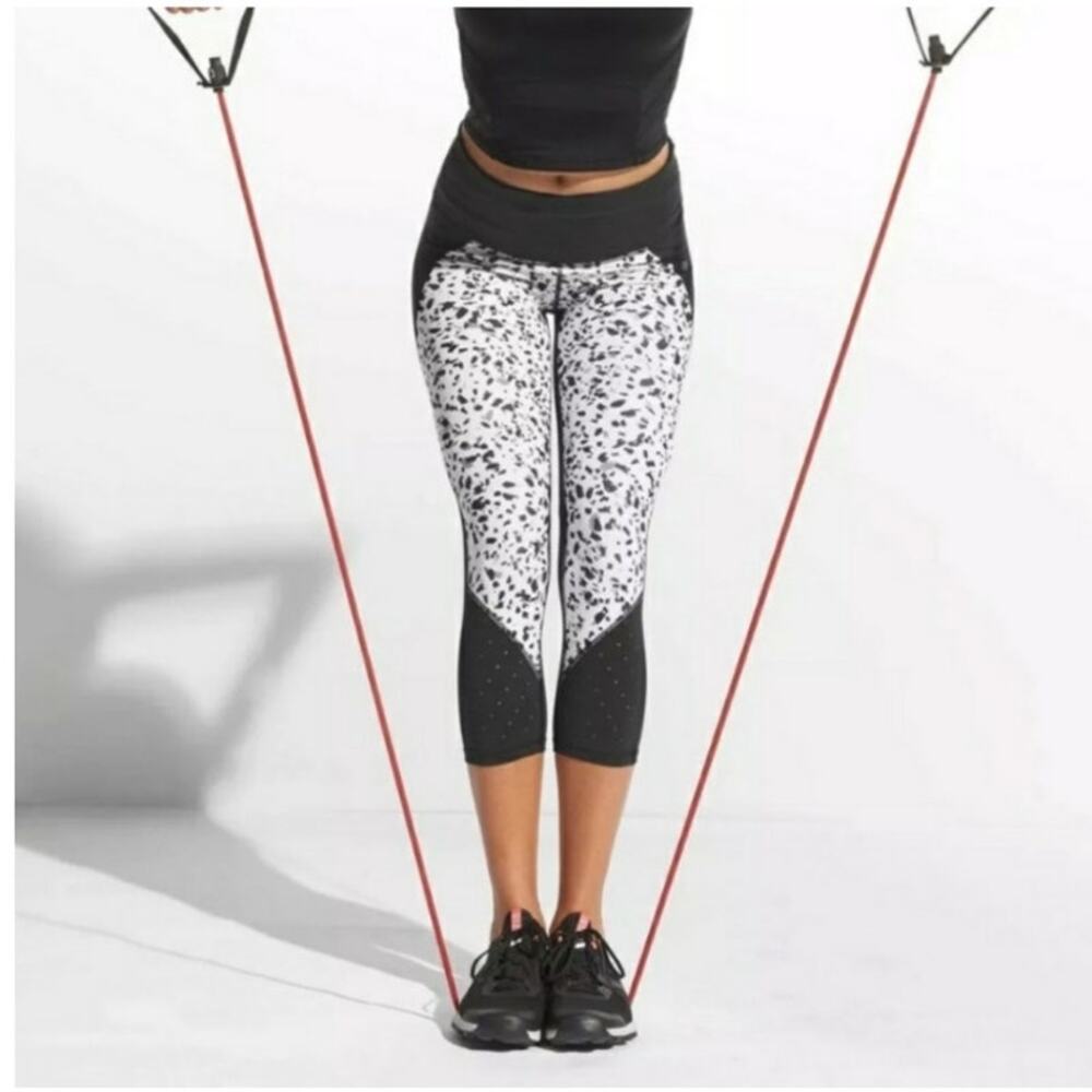 Athleta Womens Stealth TruCool Black and White Printed Capri Legging‎ Size M